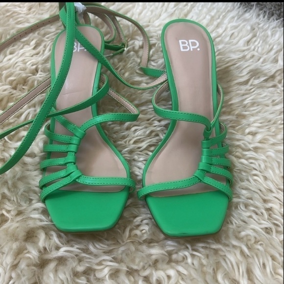 BP. Valerie Wraparound Ankle Strap Sandal - Picture 3 of 9